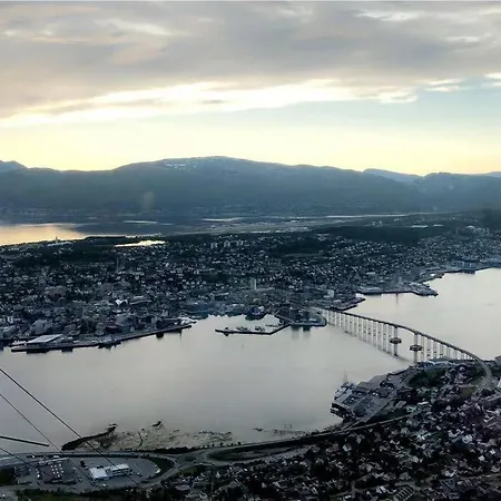 Moderne Hus Med Jacuzzi Tromsø